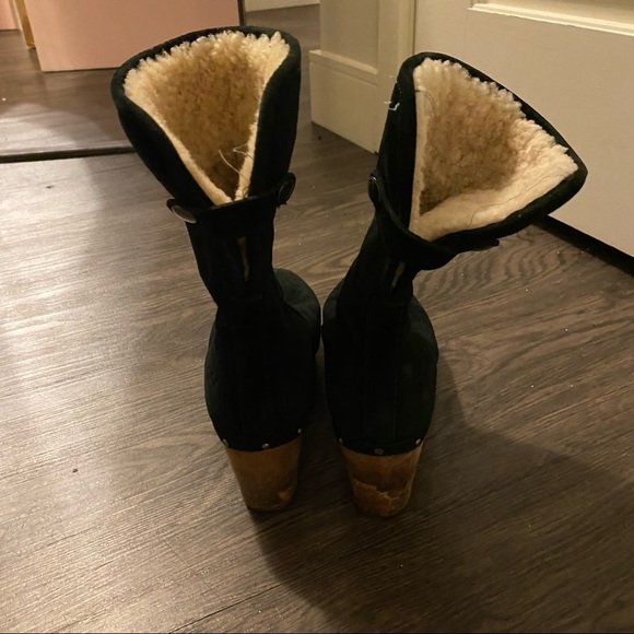 Ugg women’s Lynnea Suede Shearling Fold Cuff Wood Clog Boots - Picture 3 of 5